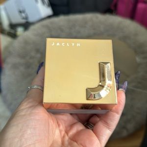 Jaclyn Cosmetics Luminous Powder
